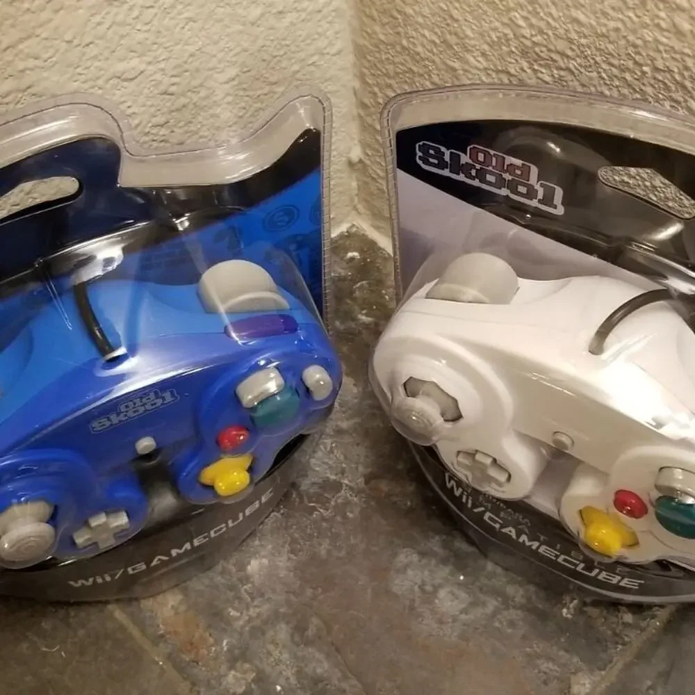 2 Gamecube Controllers - Blue & White (NEW) - Nintendo - Old Skool